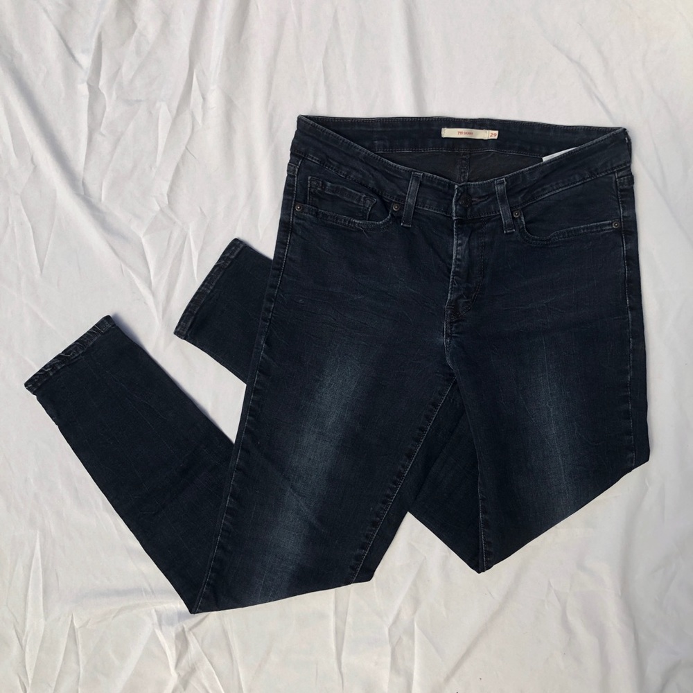 LAST CHANCE Levi’s 711 skinny jeans